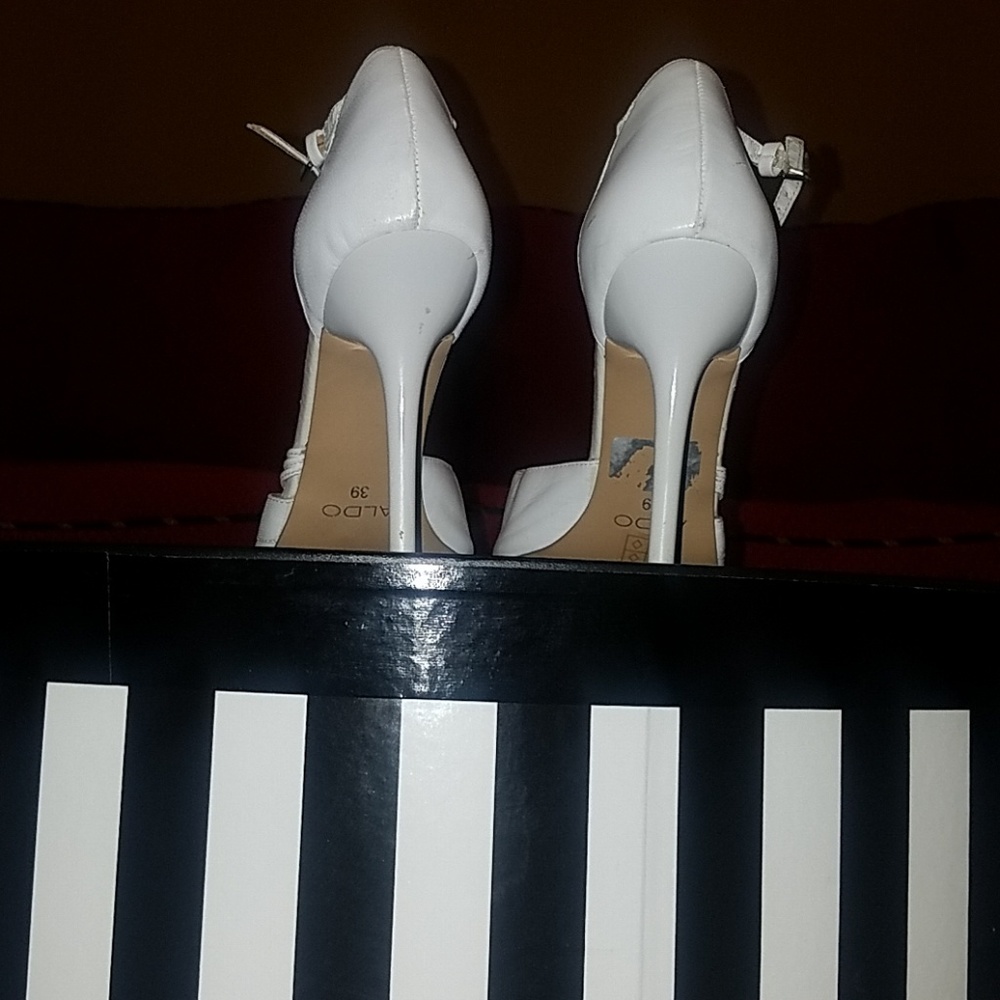 Pumps - Picture 4 of 4